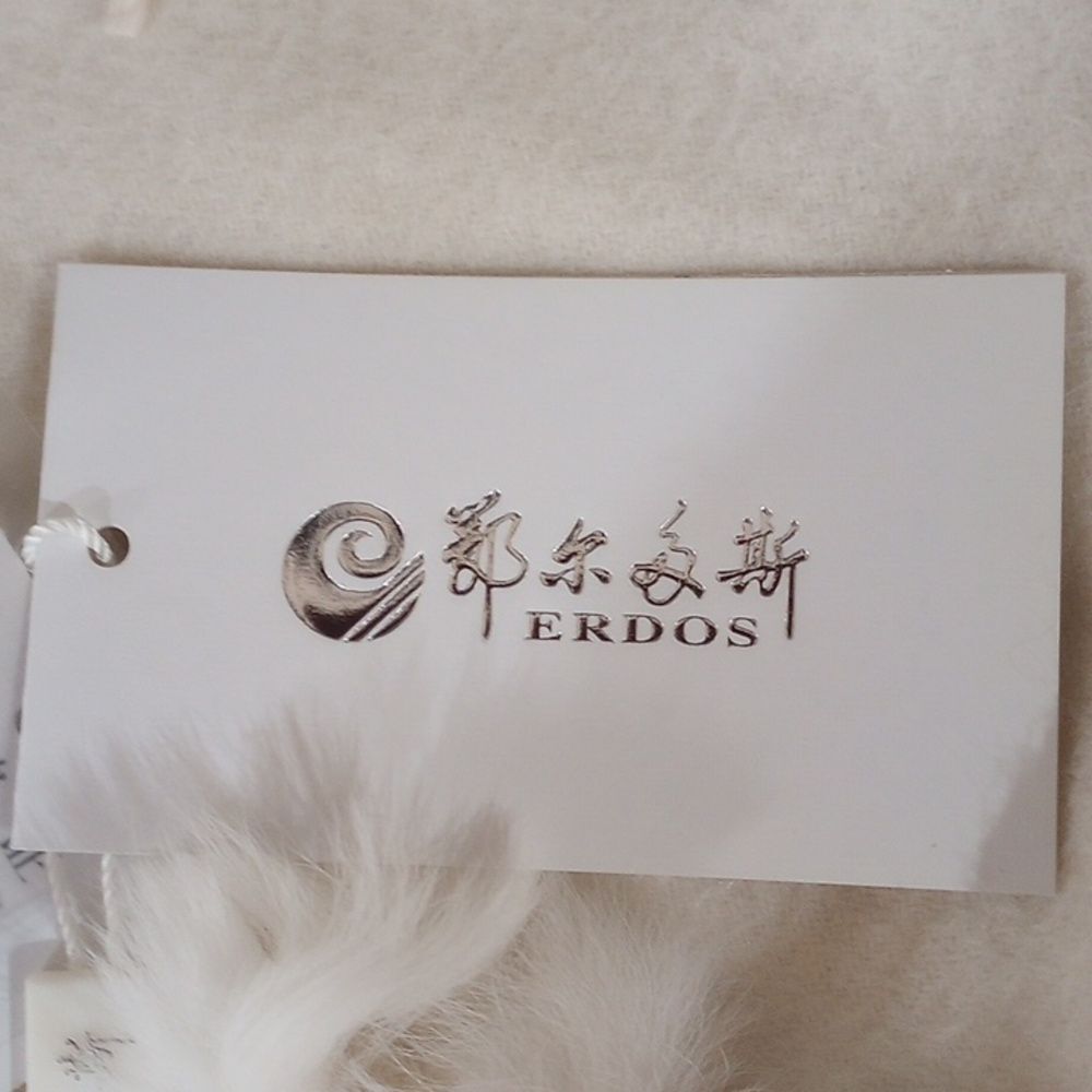 Erdos Ivory Fringed Cashmere Shawl - New! - Picture 11 of 14